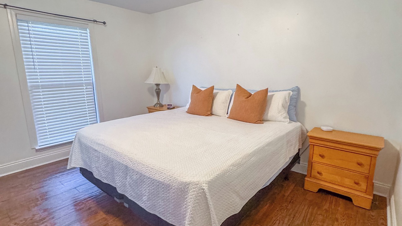 Photo of Bedroom in Myrtle Grove