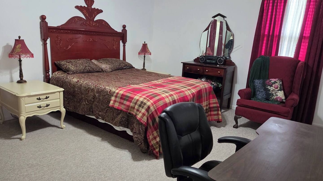 Photo of Bedroom in Albertville