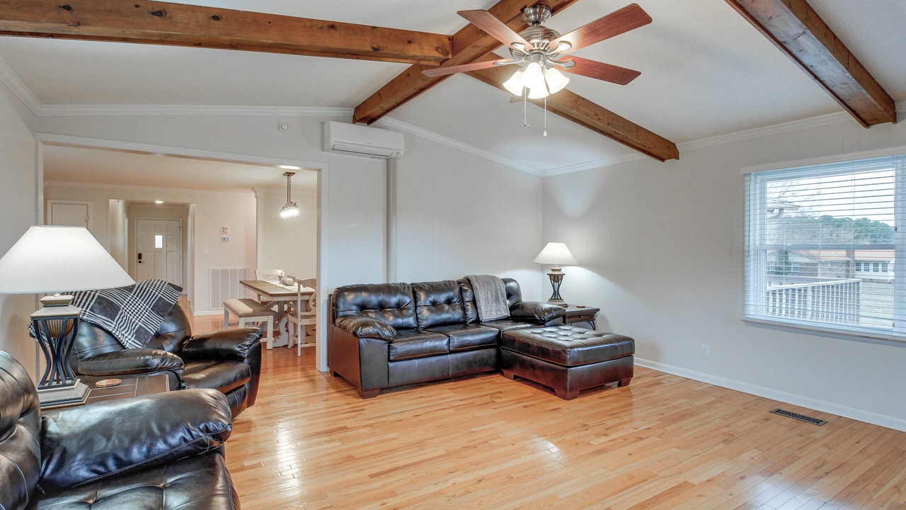 Photo of Livingroom in Groveoak