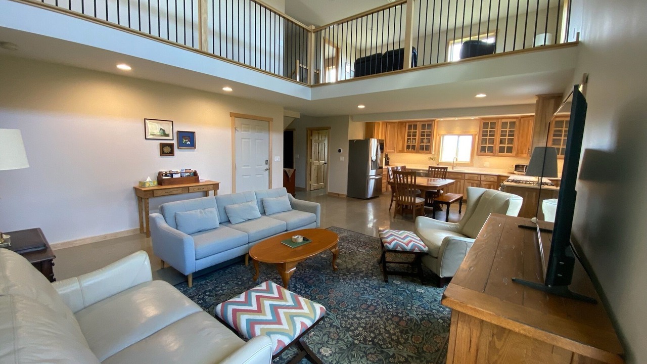 Photo of Livingroom in Herron