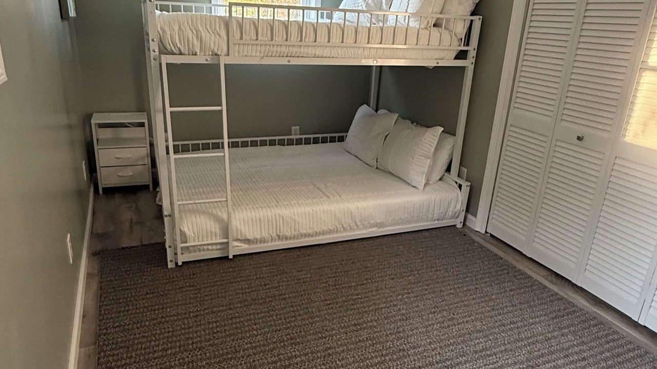 Photo of Bedroom in Theodore