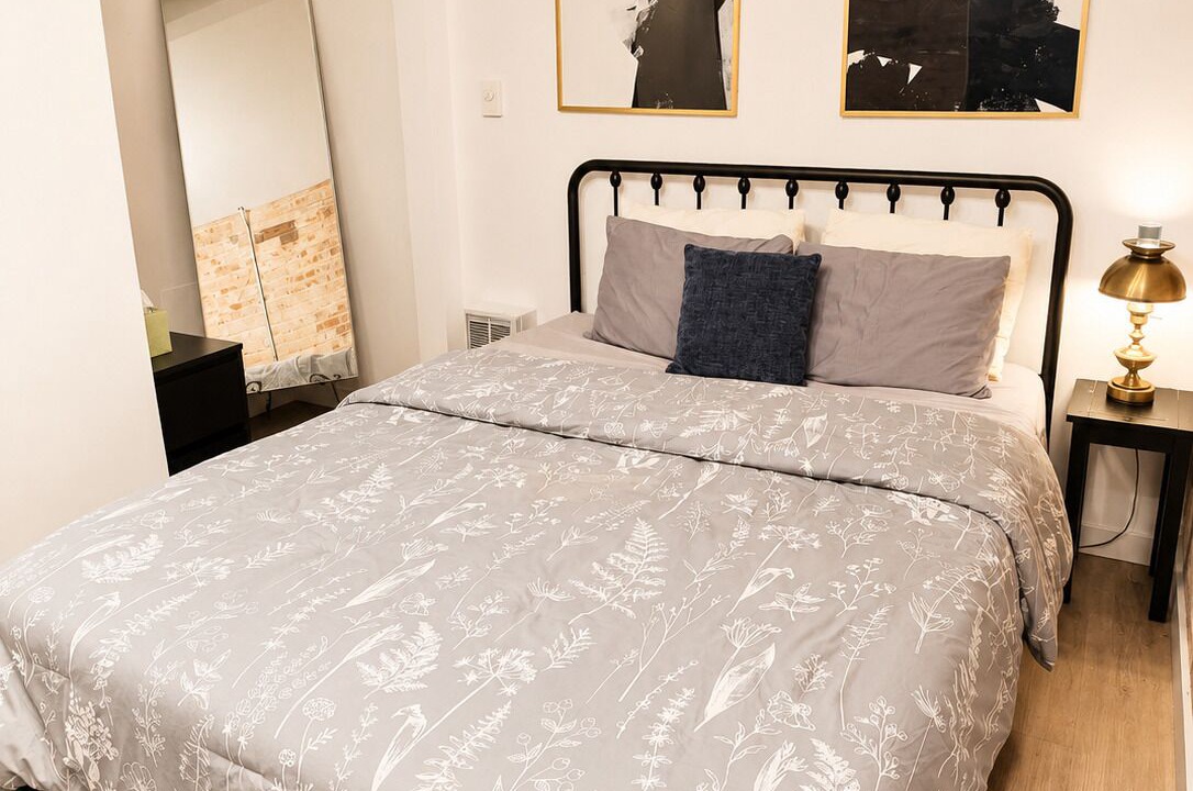 Photo of Bedroom in Midtown