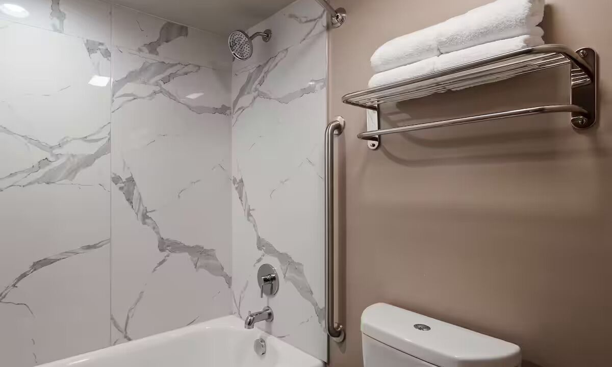 Photo of Bathroom in Jasper
