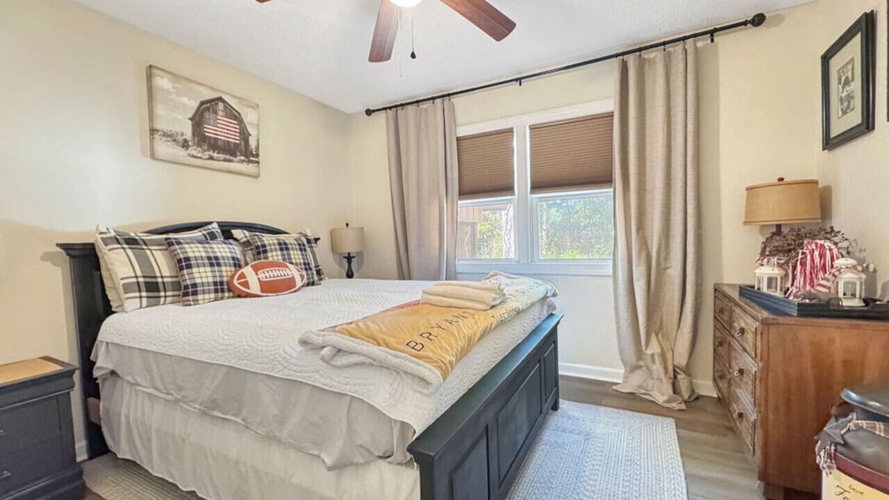 Photo of Bedroom in Skyland Park