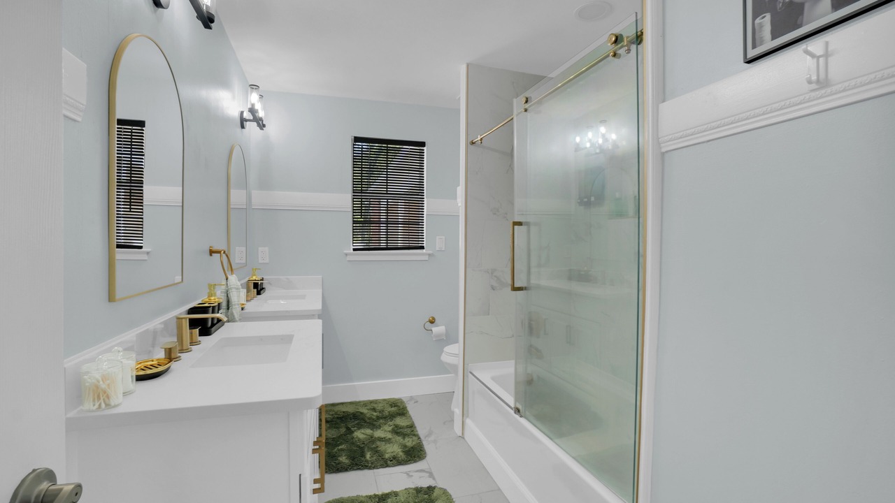 Photo of Bathroom in Gunter Afs