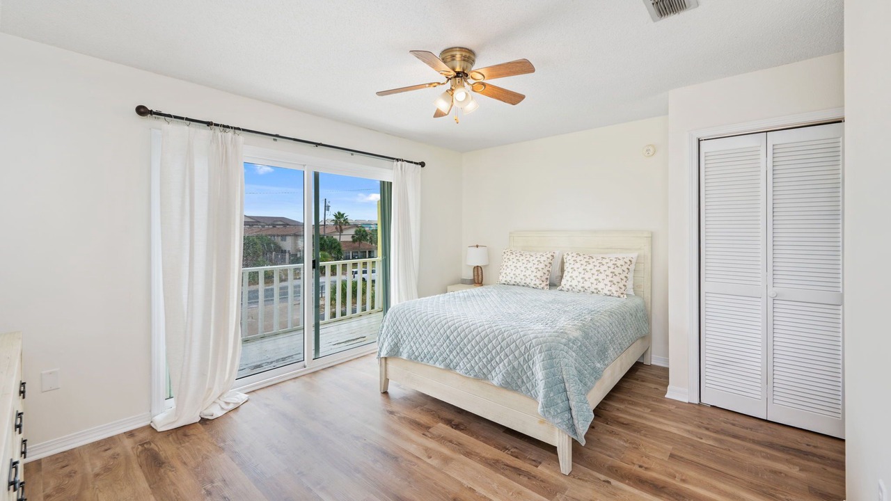 Photo of Bedroom in Navarre Beach