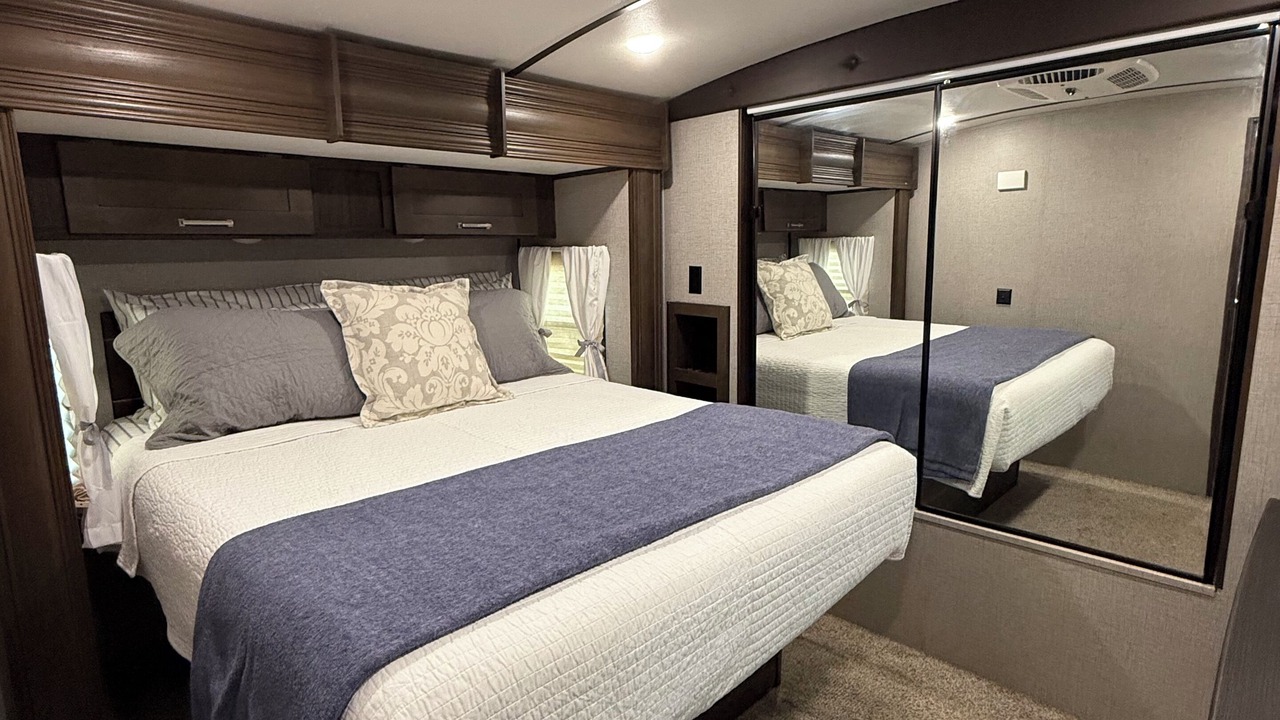 Photo of Bedroom in Foley