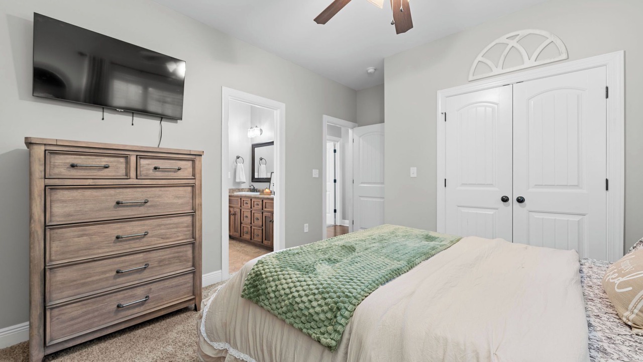 Photo of Bedroom in Northport