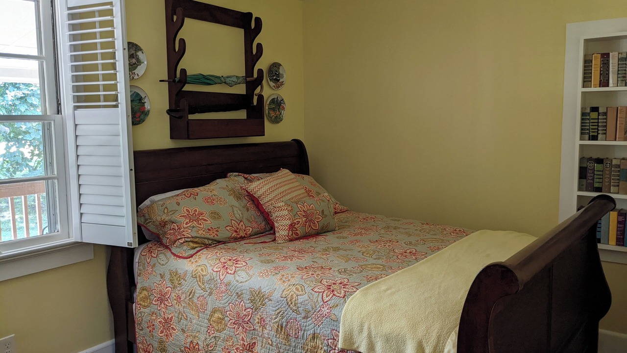 Photo of Bedroom in Cave Spring