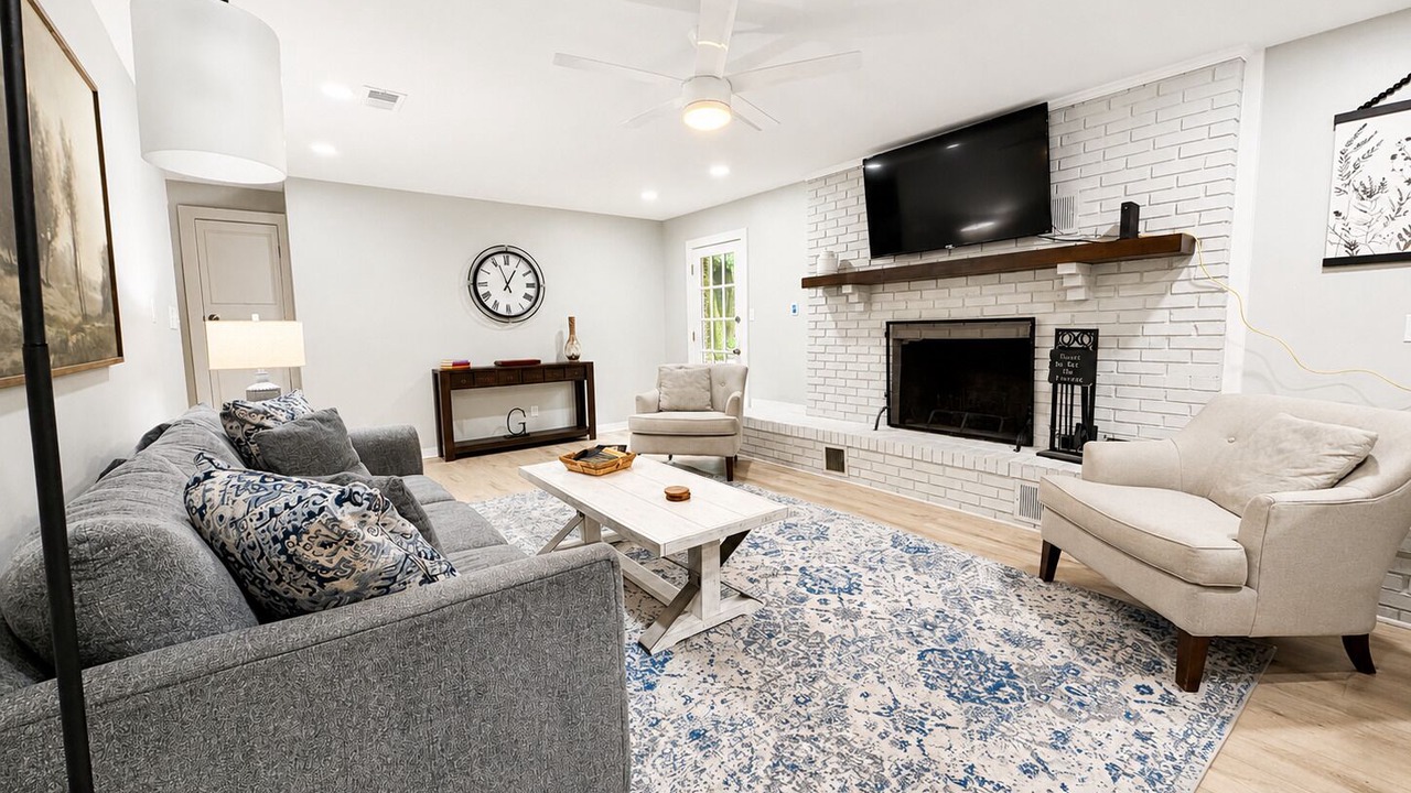 Photo of Livingroom in Prattville