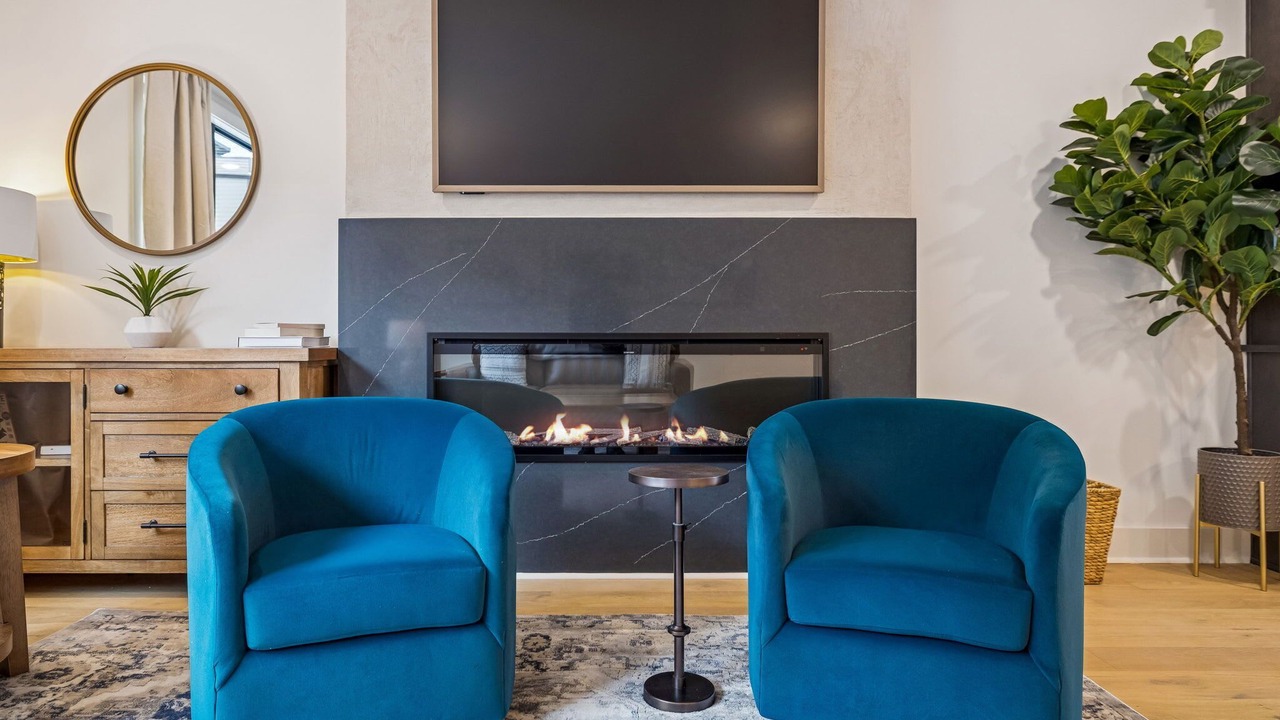 Photo of Livingroom in Hurwood Heights
