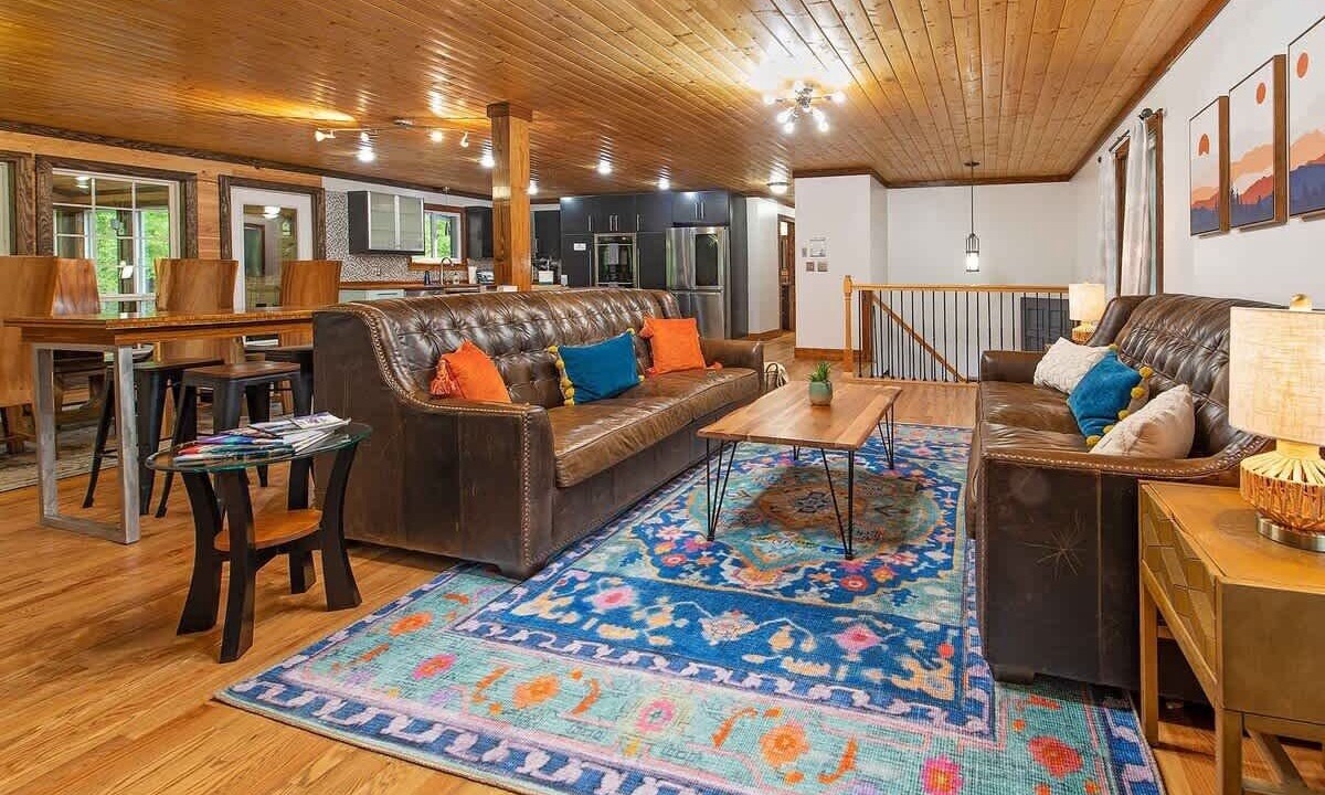 Photo of Livingroom in Lookout Valley Neighborhood Association