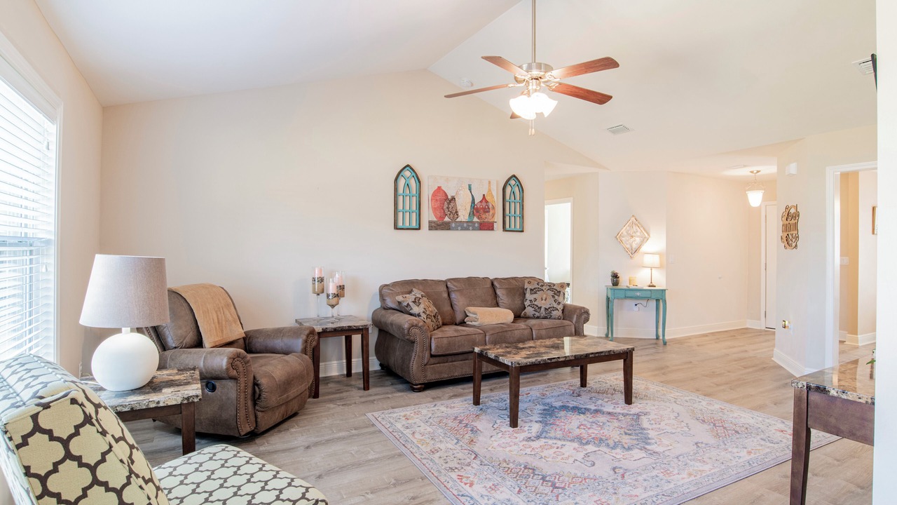 Photo of Livingroom in Foley