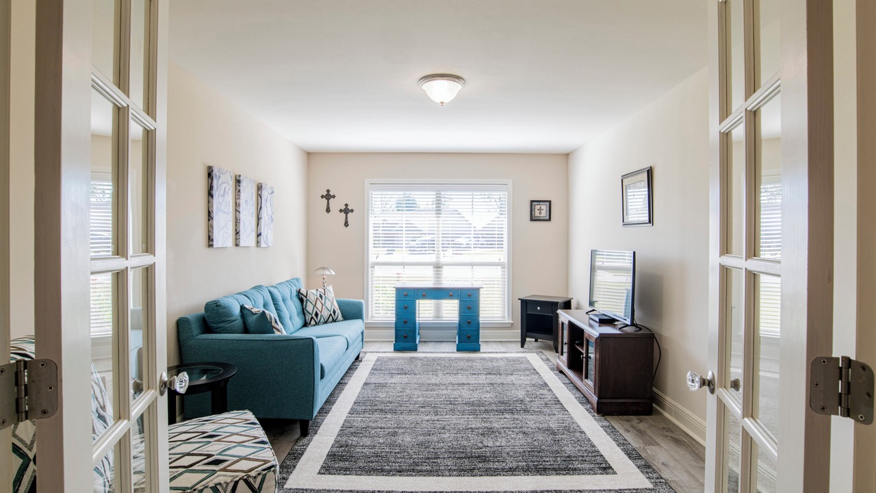 Photo of Livingroom in Foley