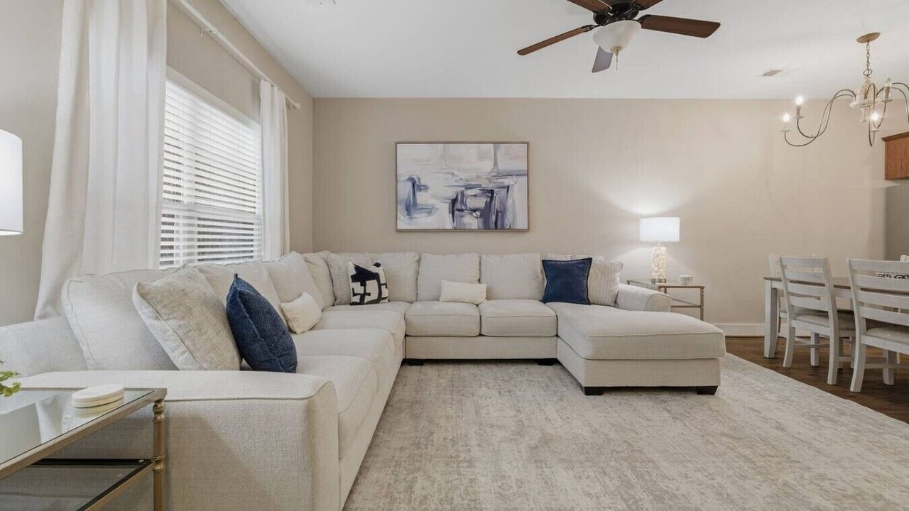Photo of Livingroom in Hoover