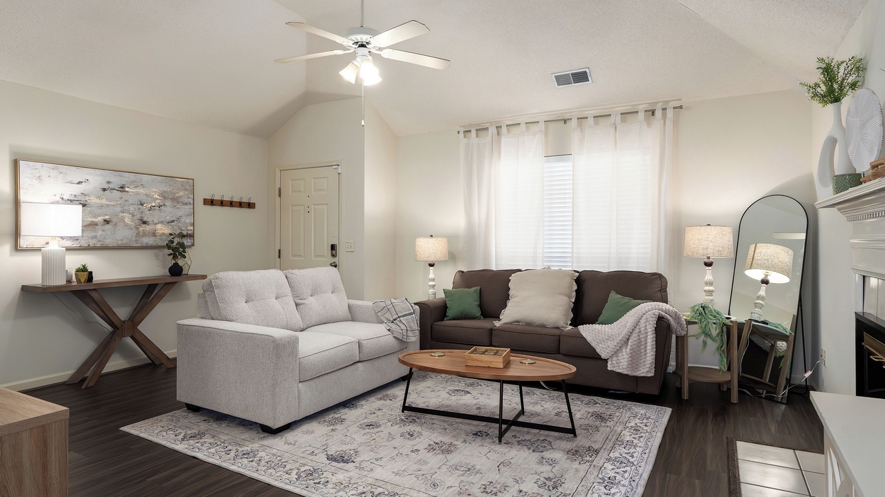 Photo of Livingroom in Pelham