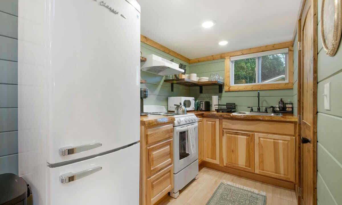 Photo of Kitchen in Lookout Valley Neighborhood Association