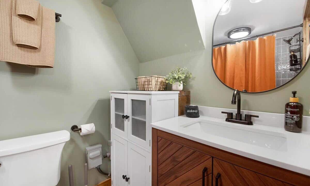 Photo of Bathroom in Lookout Valley Neighborhood Association