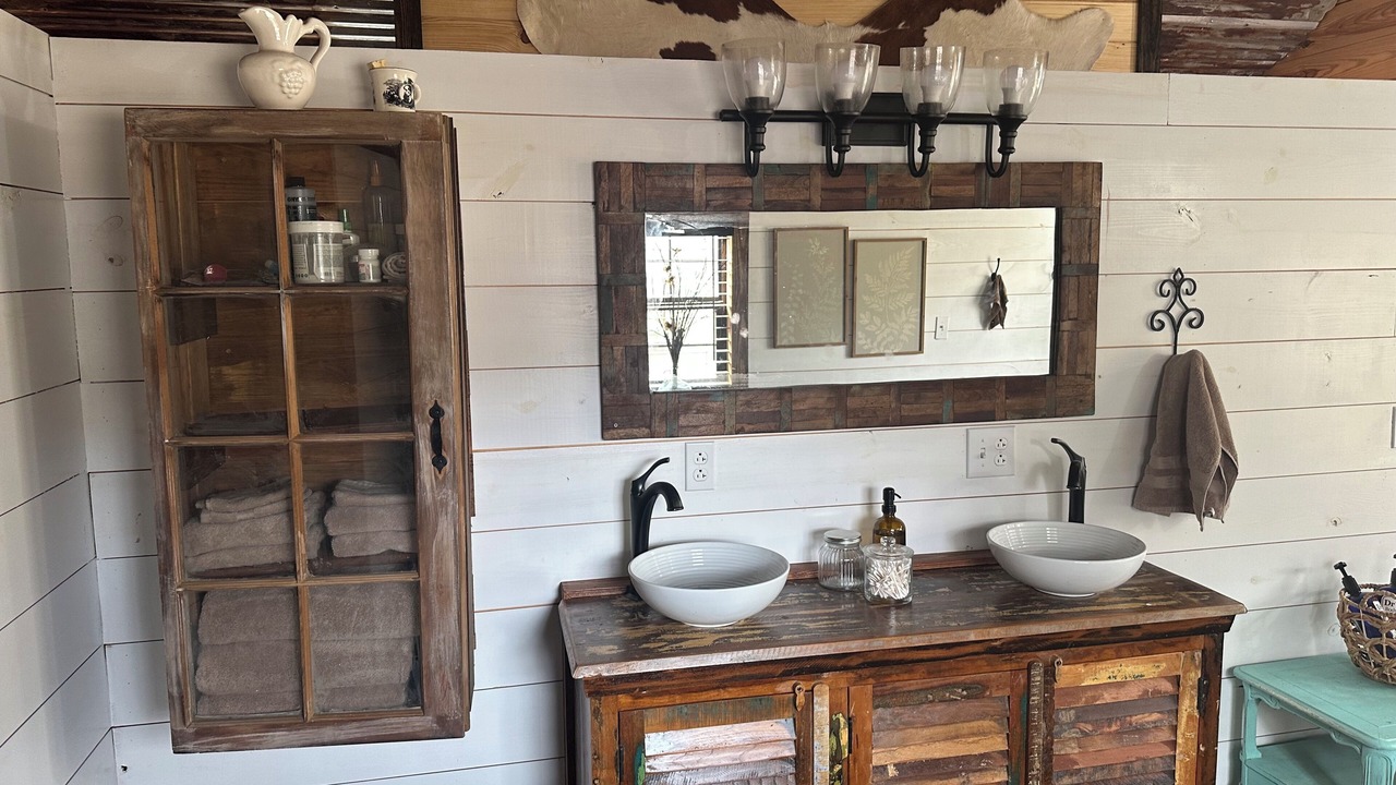 Photo of Bathroom in Haleyville