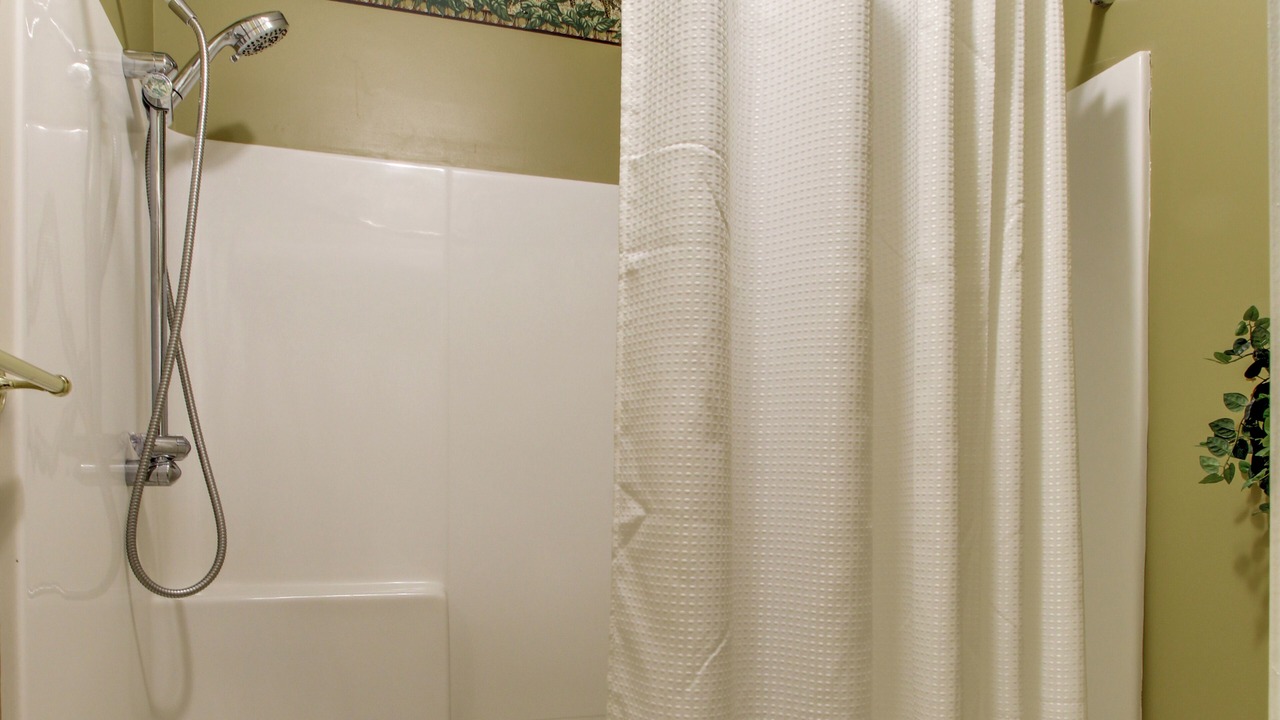 Photo of Bathroom in Abbeville