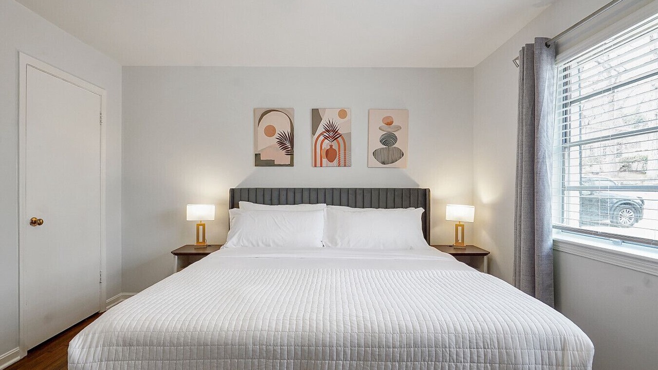 Photo of Bedroom in Crestline Heights
