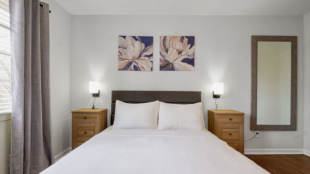 Photo of Bedroom in Crestline Heights
