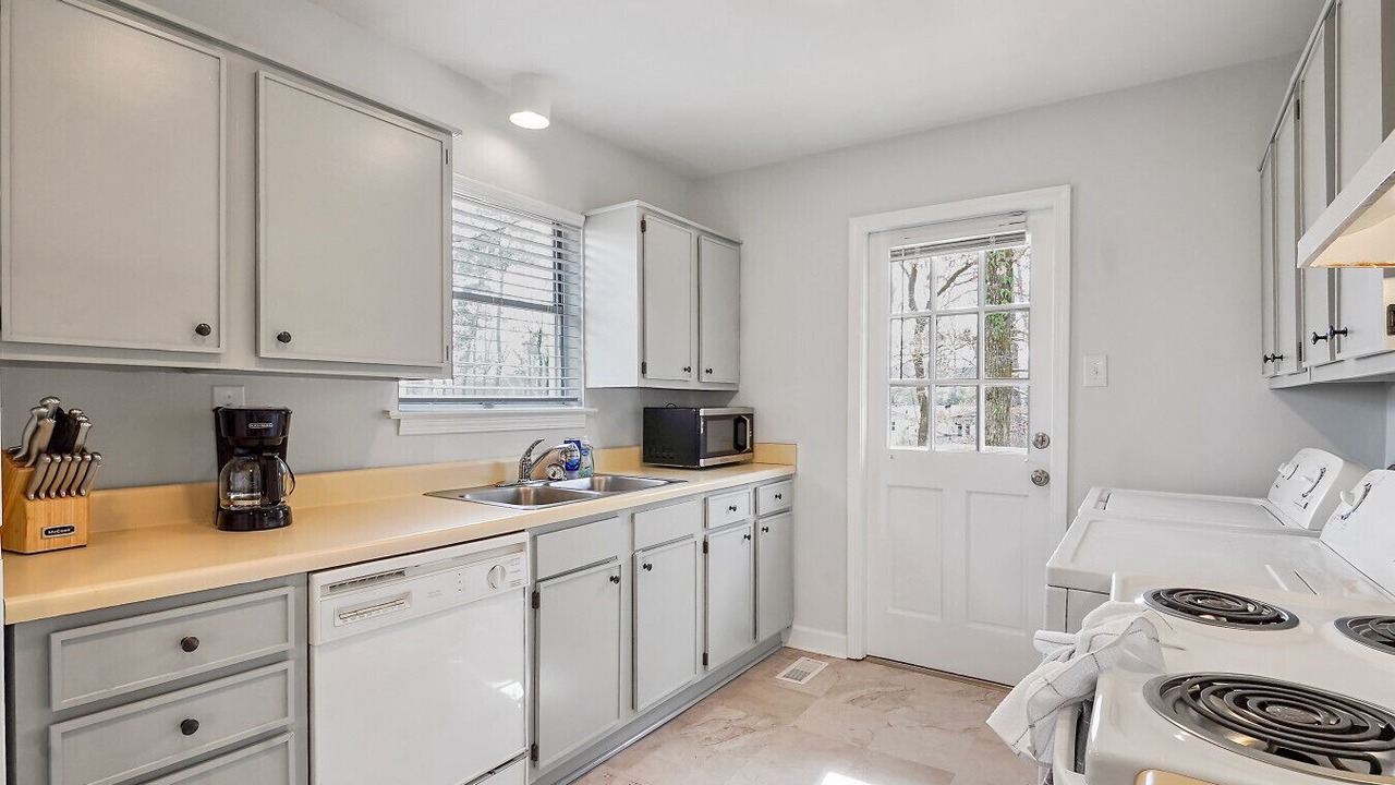 Photo of Kitchen in Crestline Heights