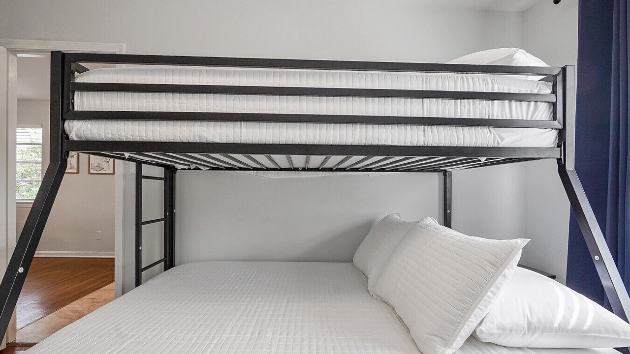 Photo of Bedroom in Crestline Heights