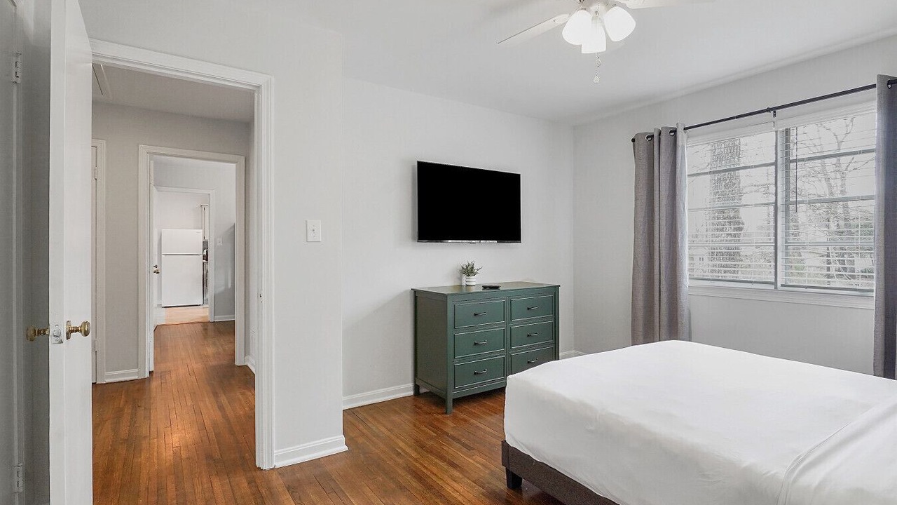 Photo of Bedroom in Crestline Heights