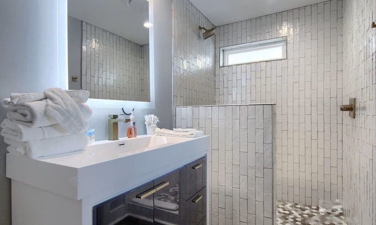Photo of Bathroom in Surf Side Shores