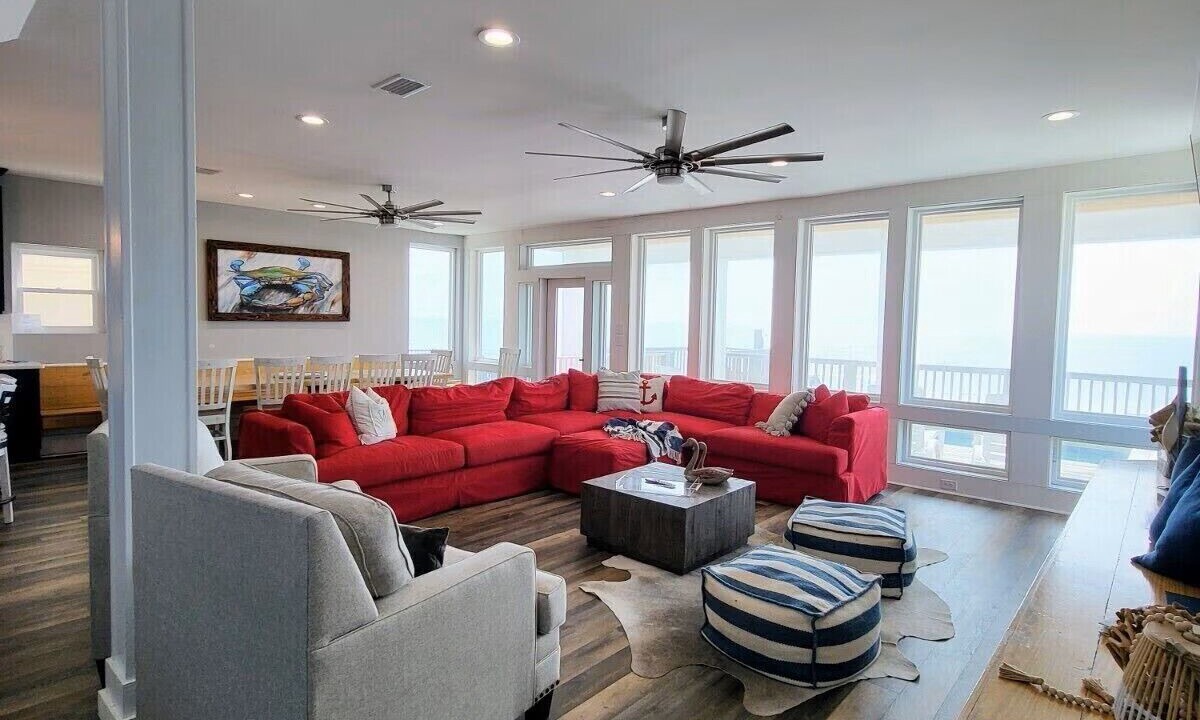 Photo of Livingroom in Surf Side Shores