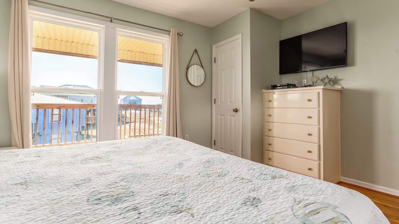 Photo of Bedroom in Dauphin Island