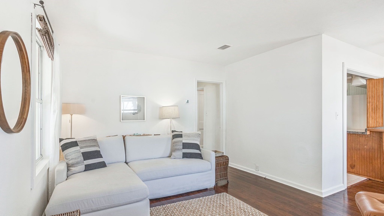 Photo of Livingroom in Navy Point