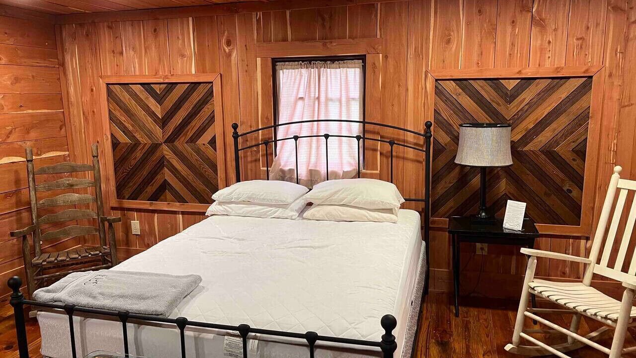 Photo of Bedroom in Clinton