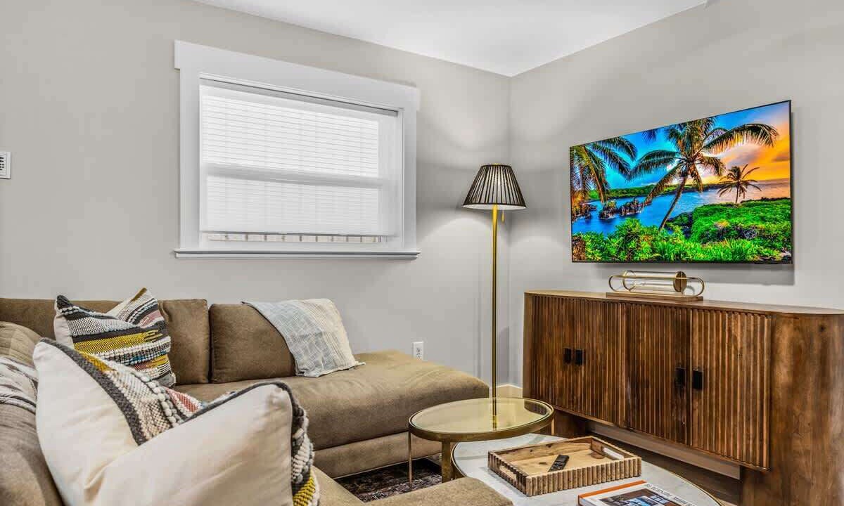 Photo of Livingroom in Northeast Pensacola