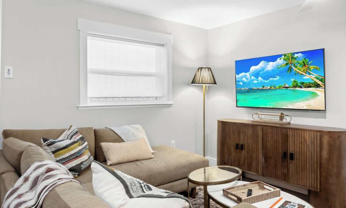 Photo of Livingroom in Northeast Pensacola