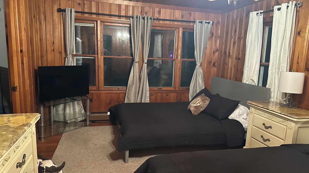 Photo of Bedroom in Anchor Bay Harbor