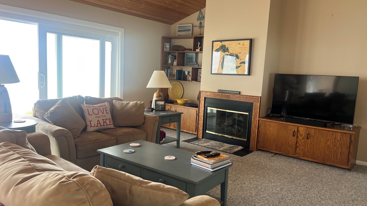 Photo of Livingroom in Montague