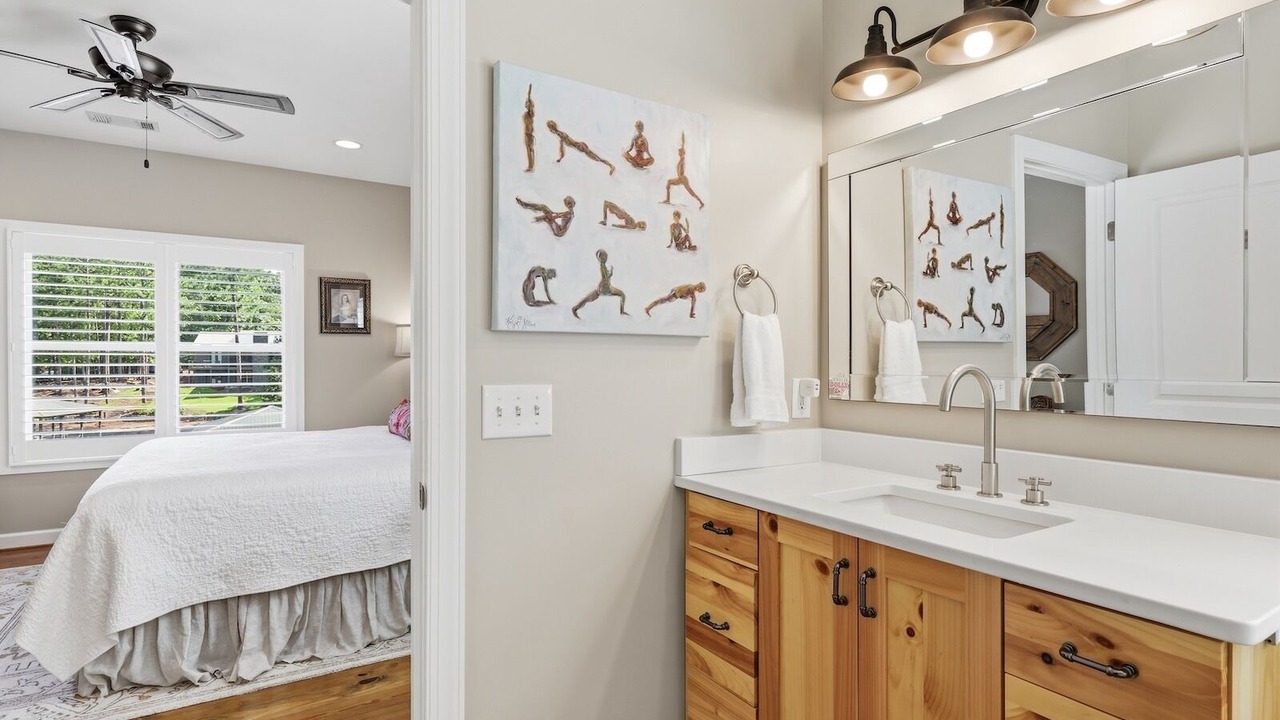 Photo of Bedroom in Pleasure Point