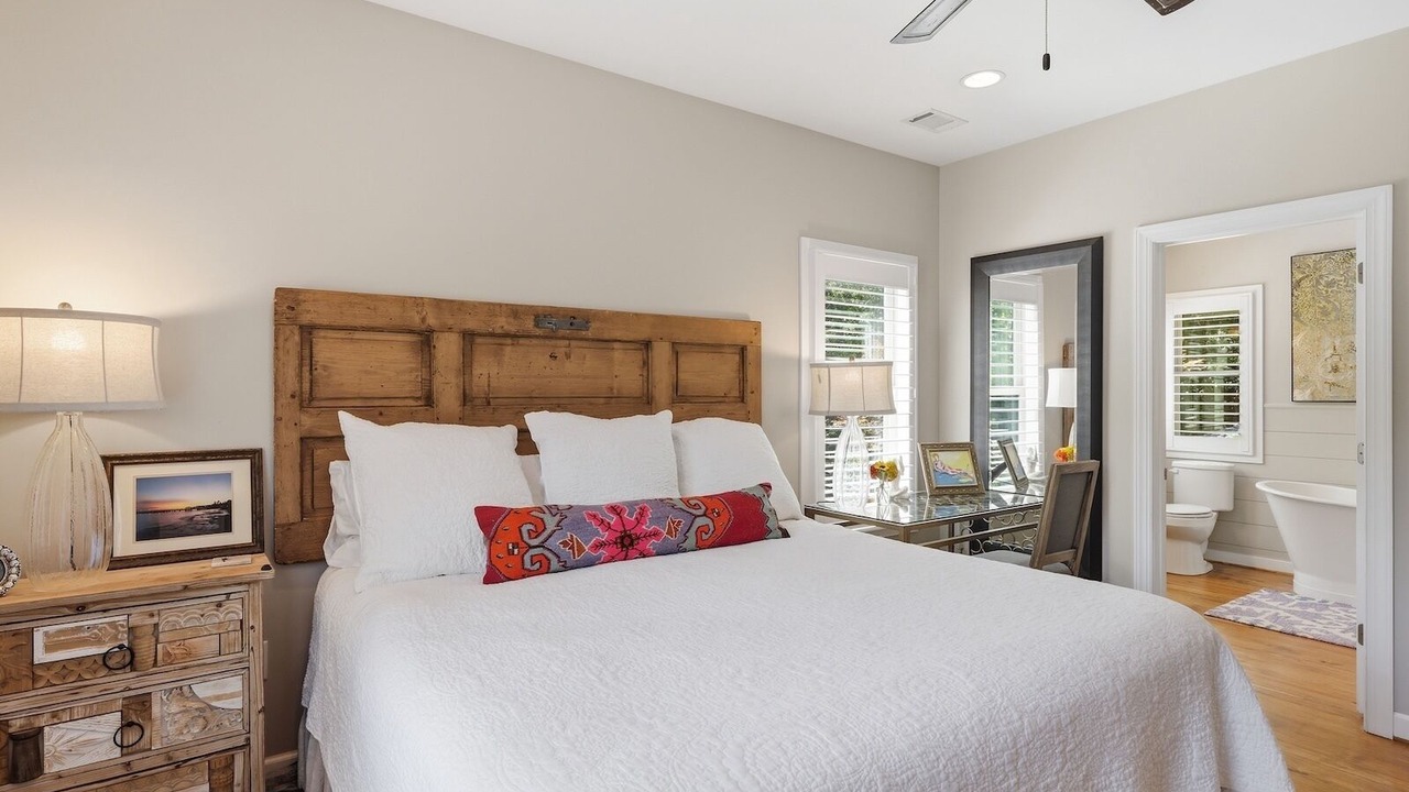 Photo of Bedroom in Pleasure Point
