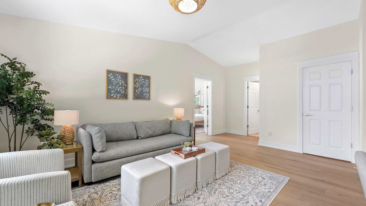 Photo of Livingroom in Empire
