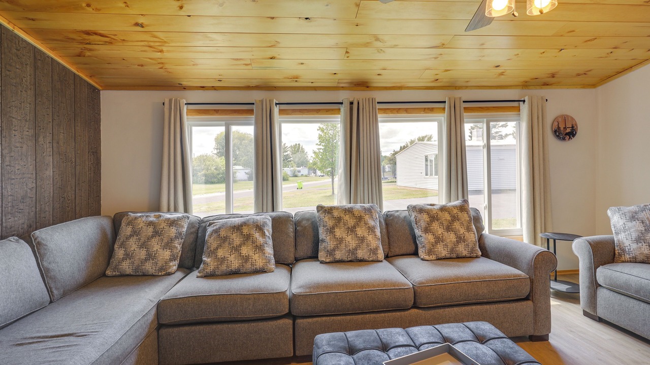 Photo of Livingroom in White Pine