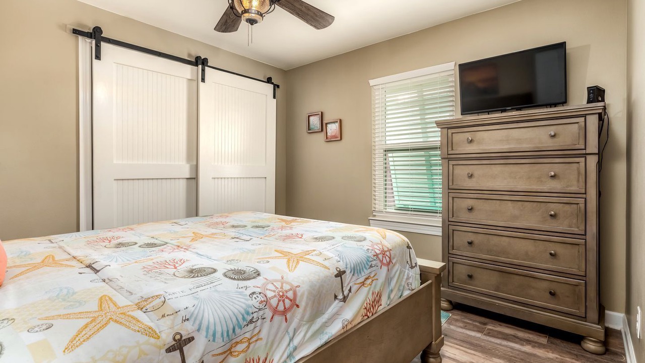 Photo of Bedroom in Silver Cay