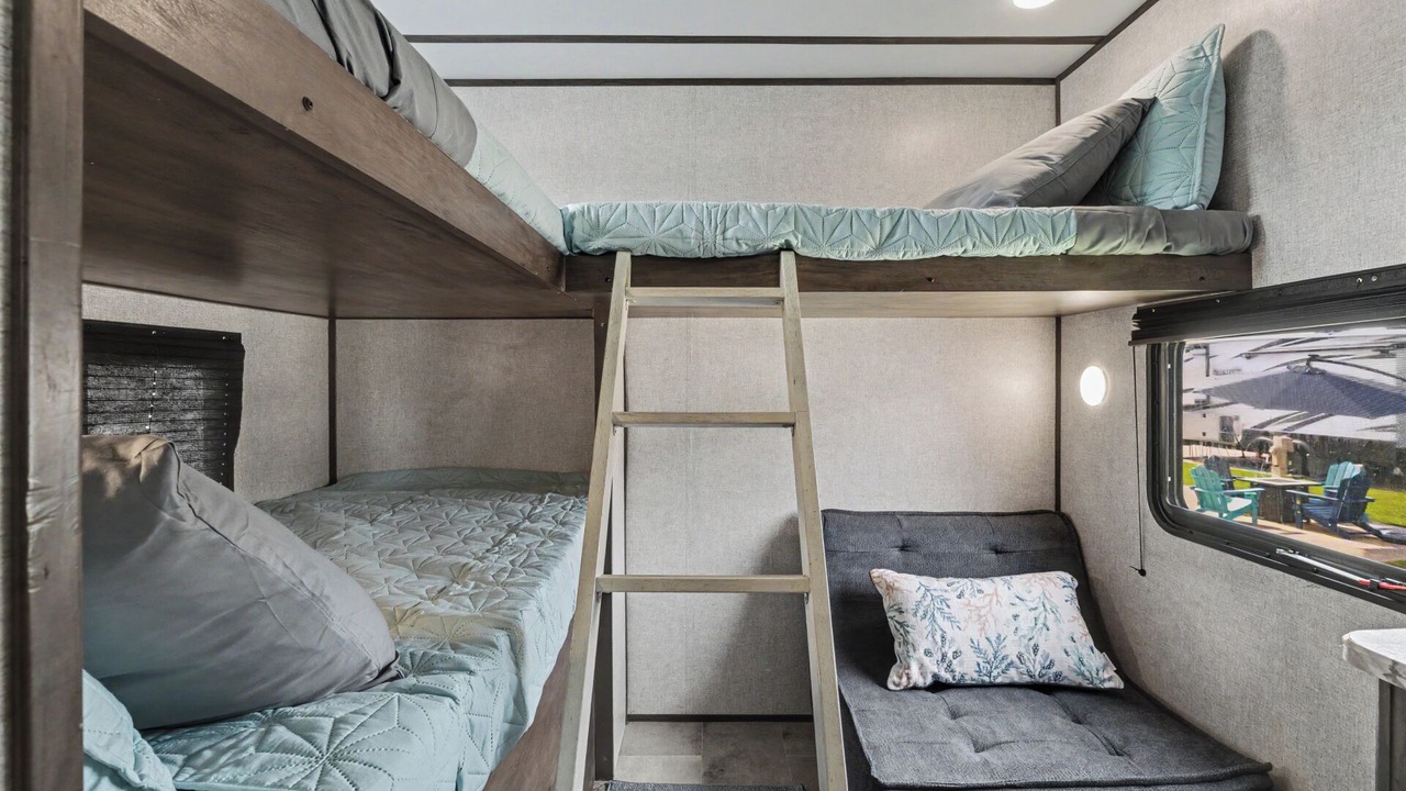 Photo of Bedroom in Oak