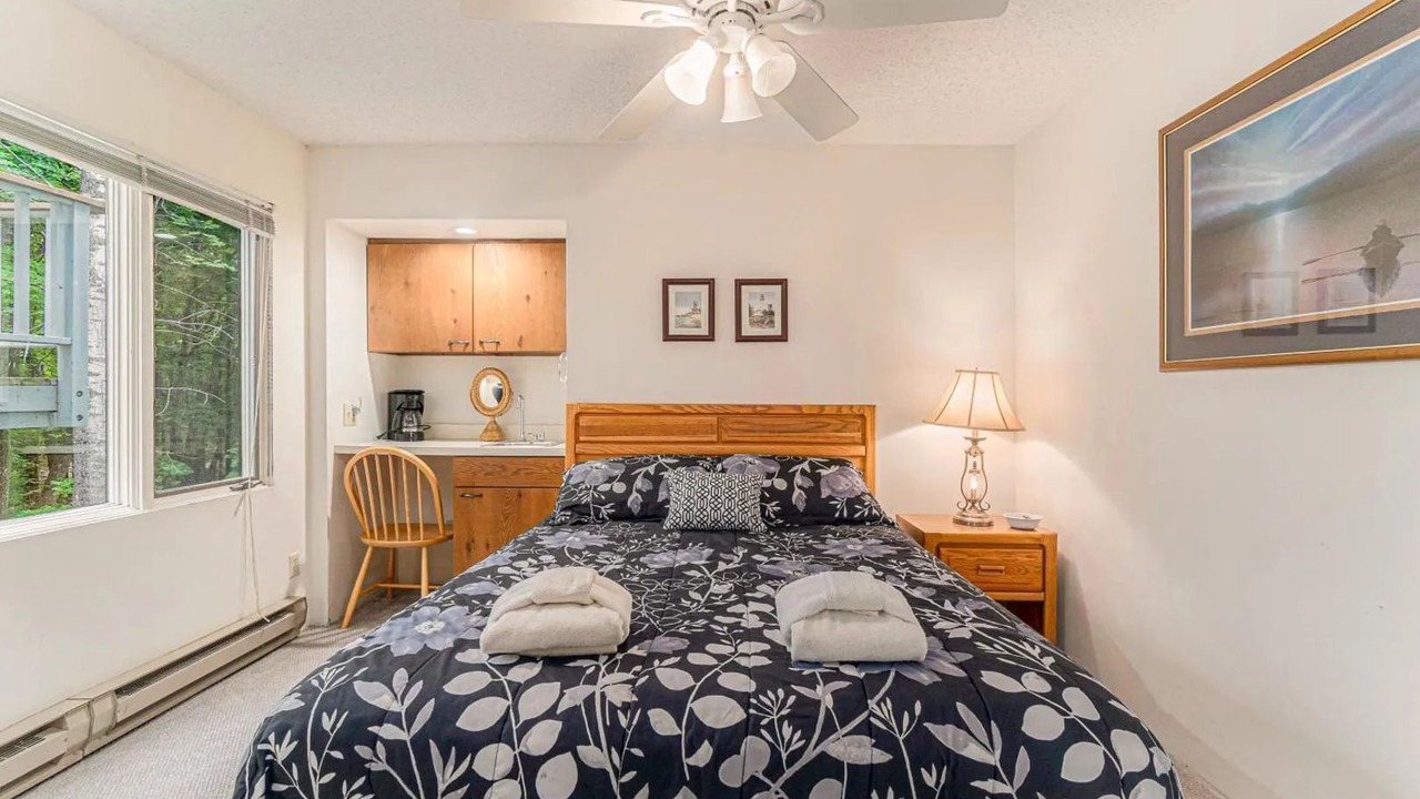 Photo of Bedroom in Maple City