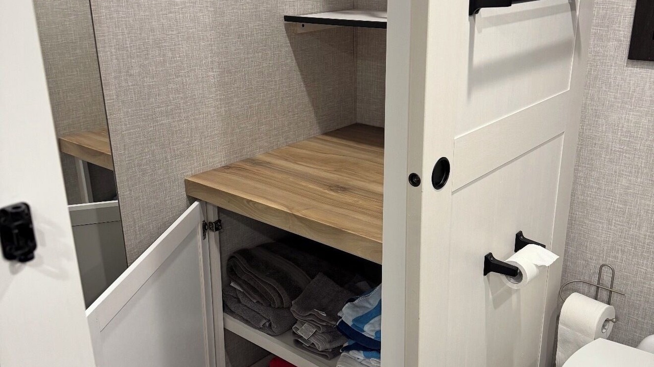 Photo of Bathroom in Oak