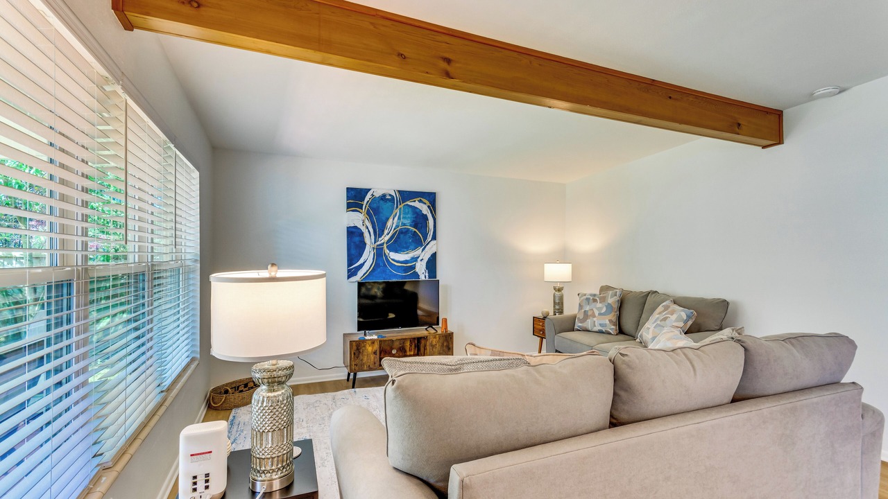 Photo of Livingroom in Ono Island