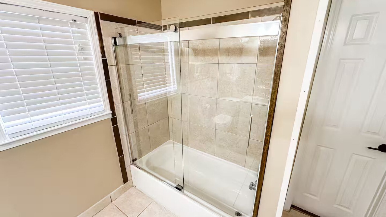 Photo of Bathroom in Gunter Afs