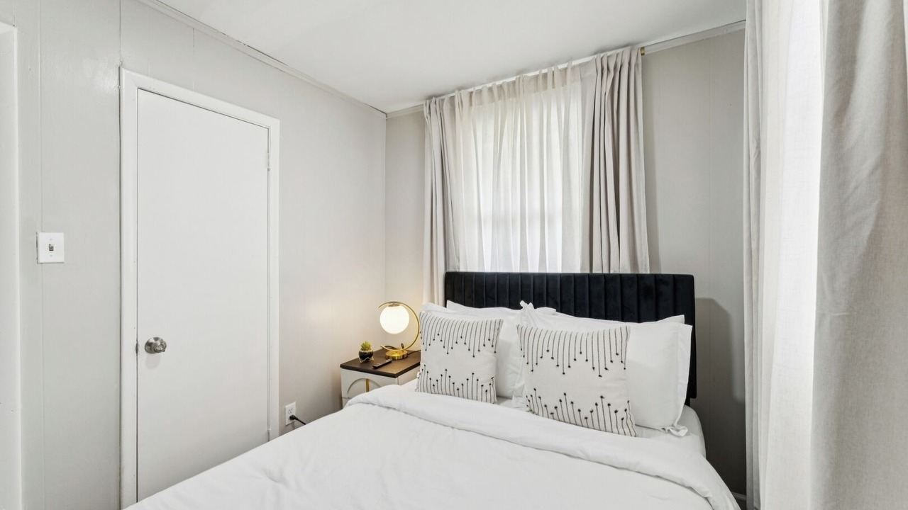 Photo of Bedroom in Avondale