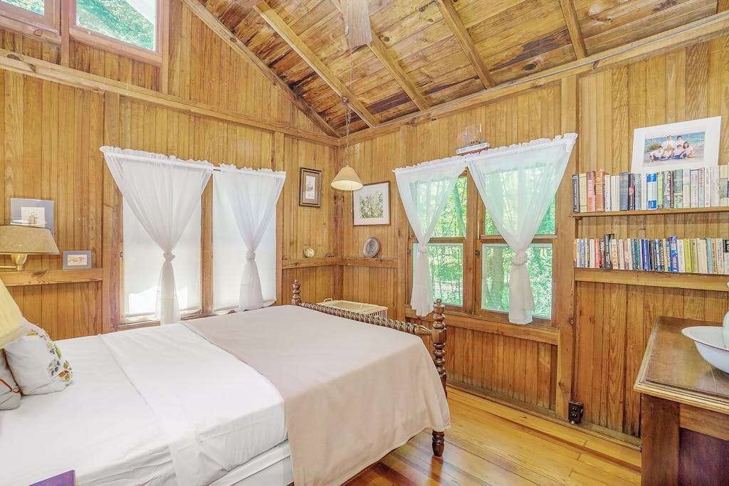 Photo of Bedroom in Frankfort